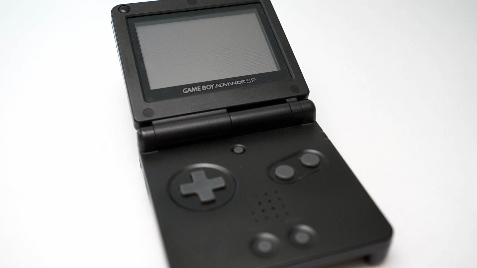 Game Boy Advance SP (Black) - videogamesmuseum.org