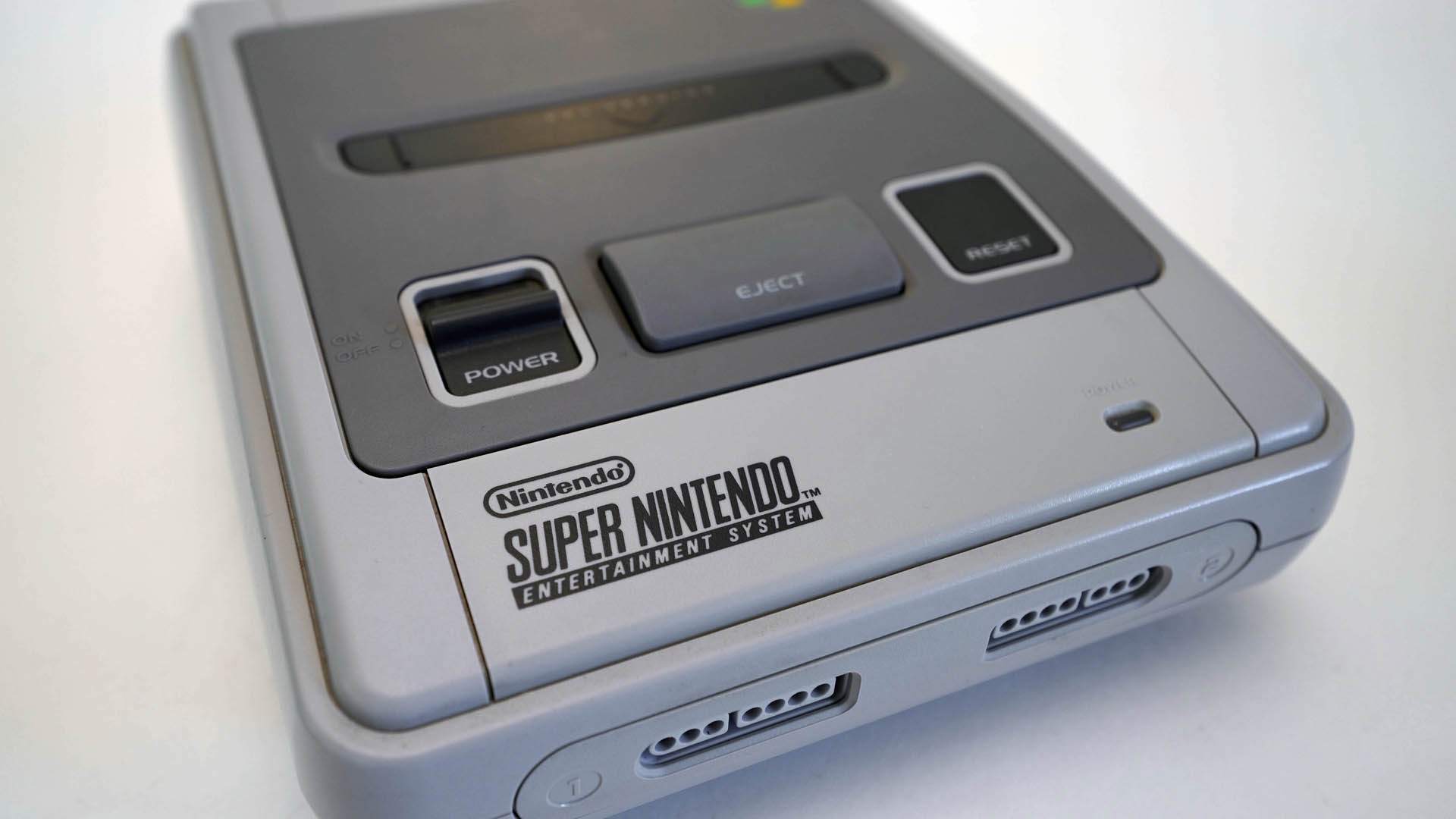 Super Nintendo Entertainment System (SNES) - videogamesmuseum.org