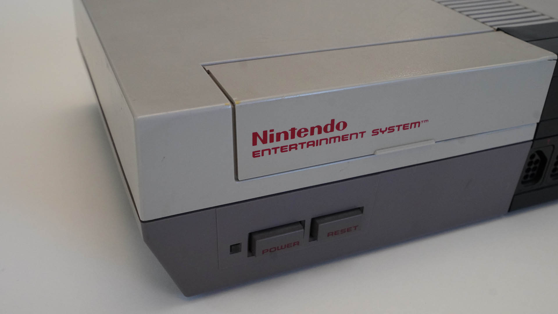 Nintendo Entertainment System (NES) (FRA) - videogamesmuseum.org